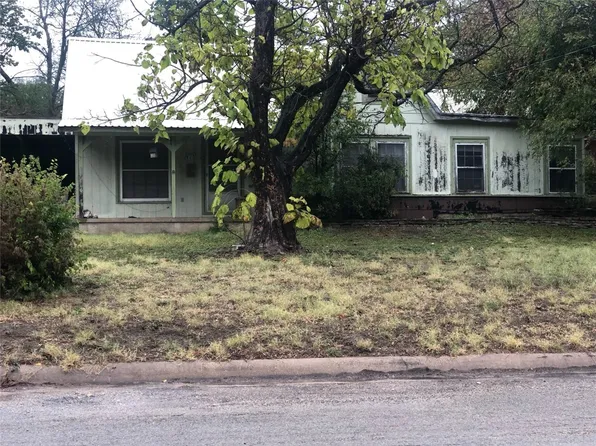 713 W Boynton St, Hamilton, TX 76531