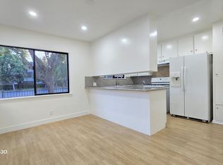 15015 Victory Blvd APT 4, Van Nuys, CA 91411