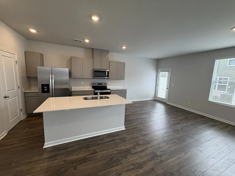 4913 Mowbray Way — Photo 9
