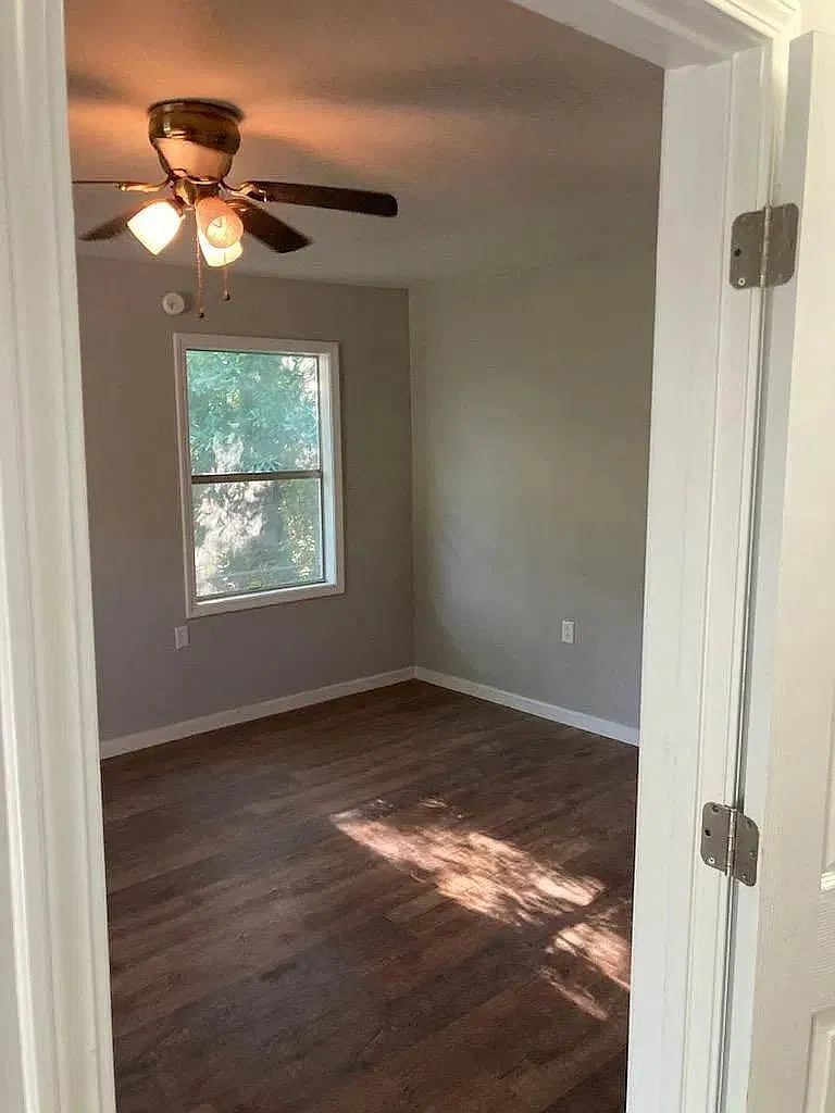 3 bed, 2.0 bath, $1,500 — Photo 2