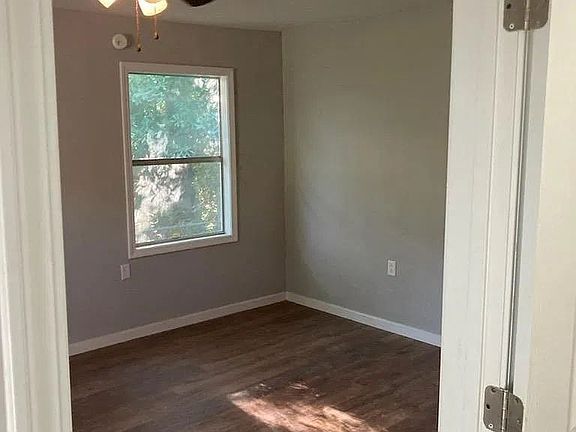 2nd image of 4819 Hubert St