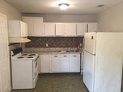 3 bed, 1.0 bath, 864 sqft, $995 — Photo 4