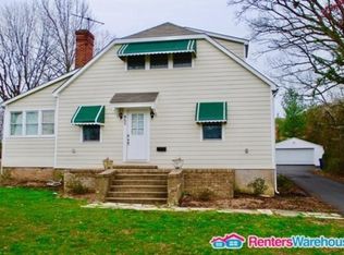 955 Locust St, Herndon, VA 20170