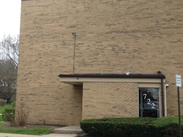 722 Dempster St #11, Mount Prospect, IL 60056