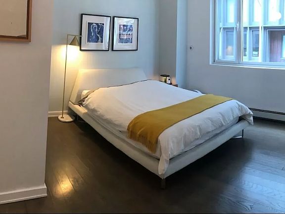 4th image of 22 Renwick St #2A