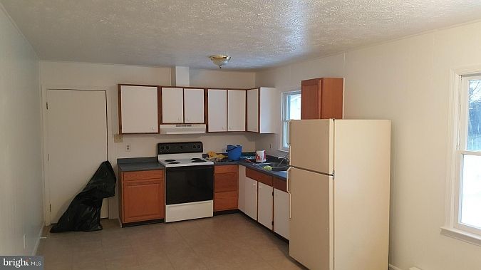 2nd image of 115 Greenwood Ave