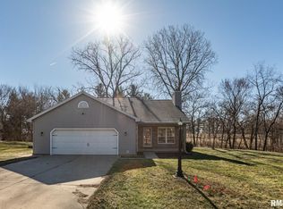 301 E Eller Dr, East Peoria, IL