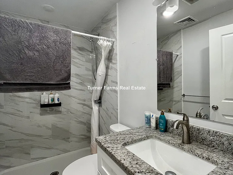 65 Burrell St #3A — Photo 23