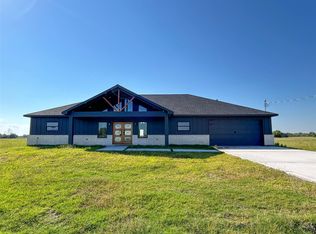 619 Chuckwagon Trl, Angleton, TX 77515