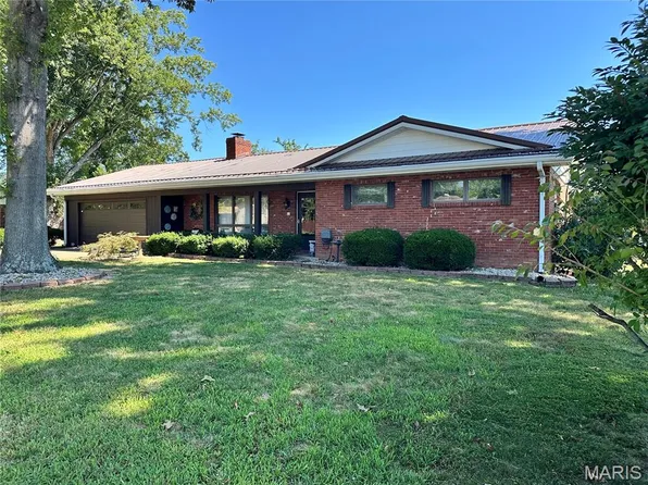 113 Fairlane Dr, Ironton, MO 63650