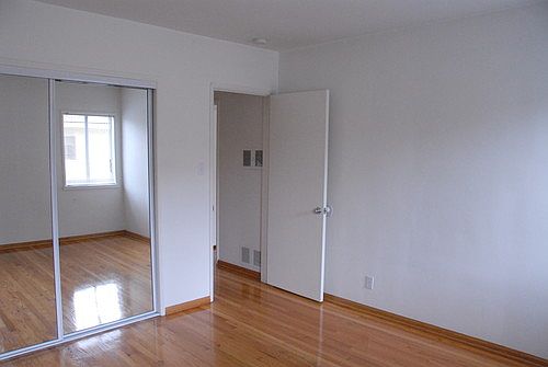 1st image of 3332 Bagley Ave APT 2