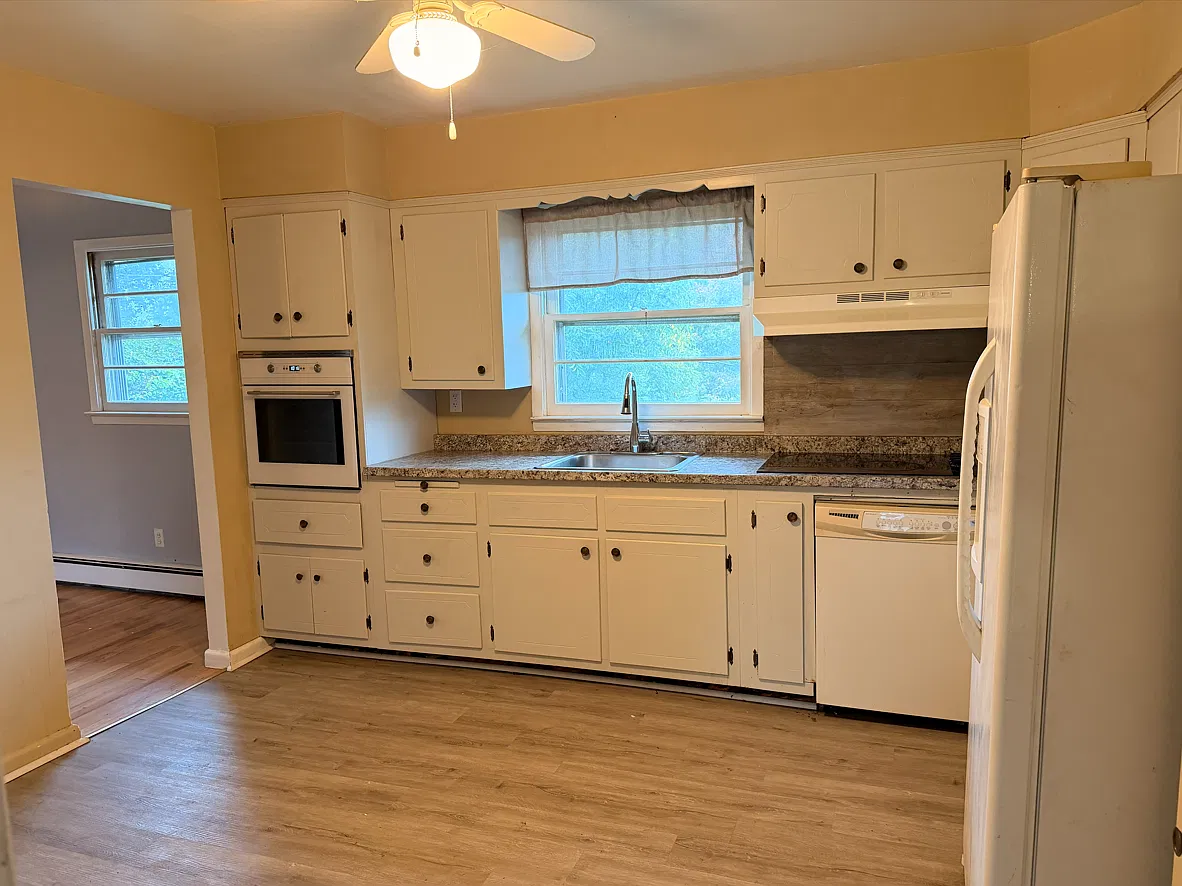 3 bed, $3,900 — Photo 4