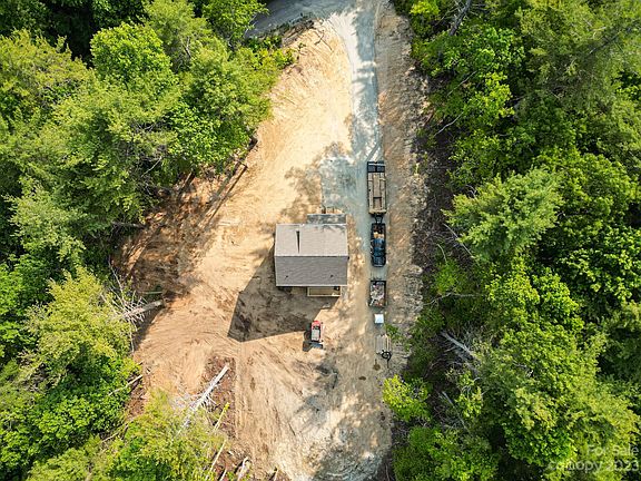 5th image of 46 Old Chestnut Ln