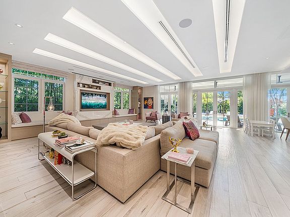 3rd image of 5154 La Gorce Dr