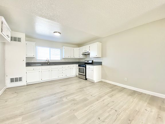 3rd image of 316 E 108th St #3