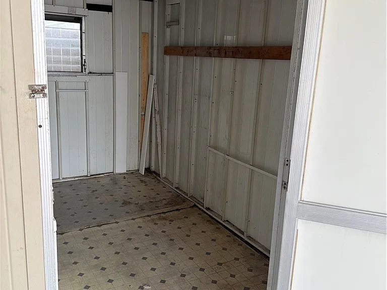 135 Chisholm Trl — Photo 21