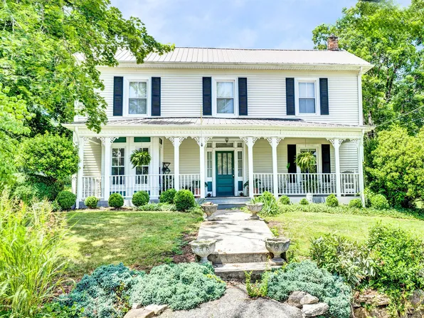 217 W Main St, Fincastle, VA 24090