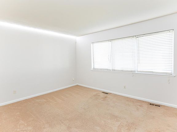 4th image of 3864 Staffordshire Ln