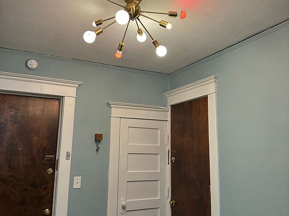 5th image of 1338 Washtenaw Ave APT 2