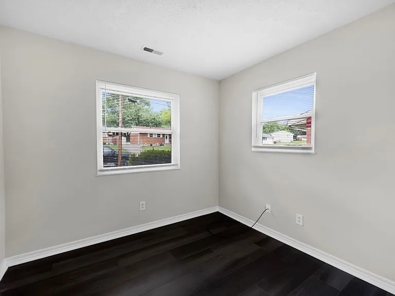 10203 Storm Dr — Photo 17
