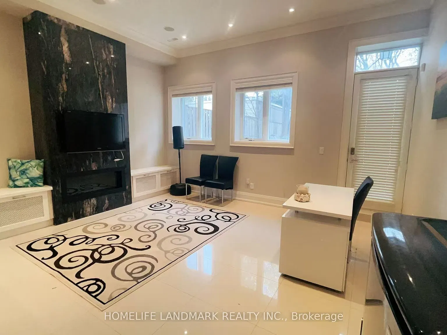 1 bed, $2,000 — Photo 1