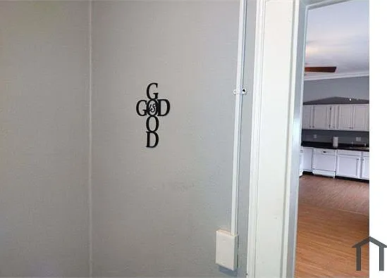 3 bed, 1000 sqft, $1,825 — Photo 1