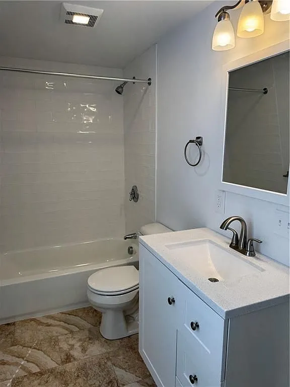 3 bed, 1.0 bath, 1100 sqft, $2,500 — Photo 3