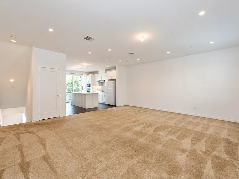 143 Schick — Photo 3