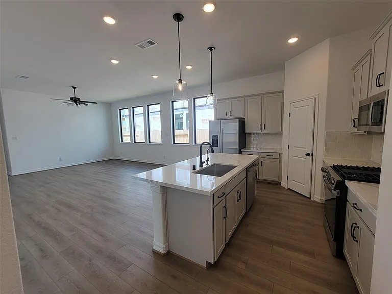 21651 Foxes Trove Trl — Photo 6