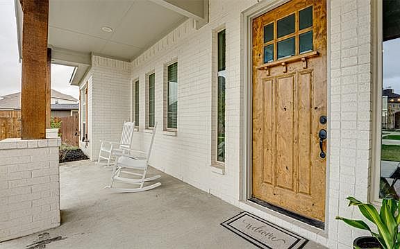 5th image of 111 Peyton Pl
