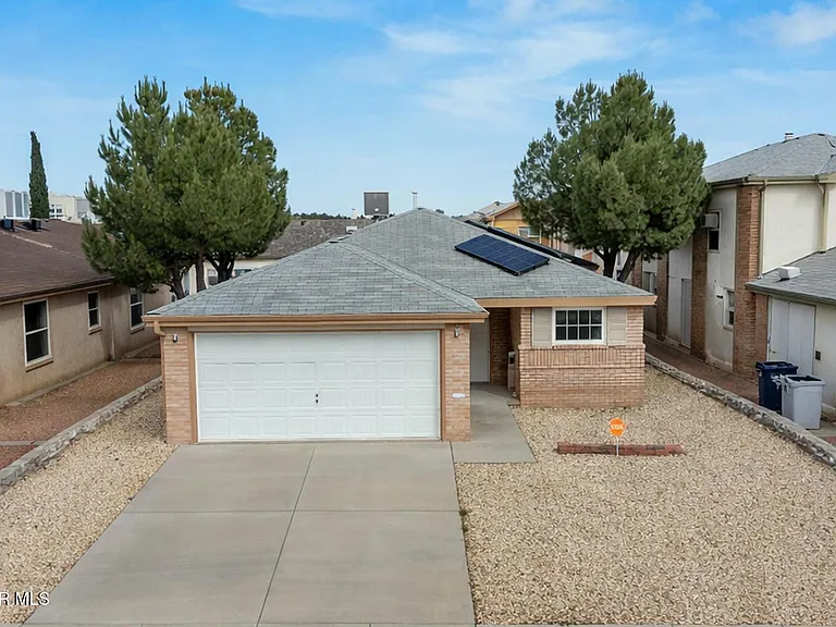 3092 Tierra Bowles Dr — Photo 1