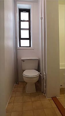 5th image of 215 Kingsland Ave APT 4