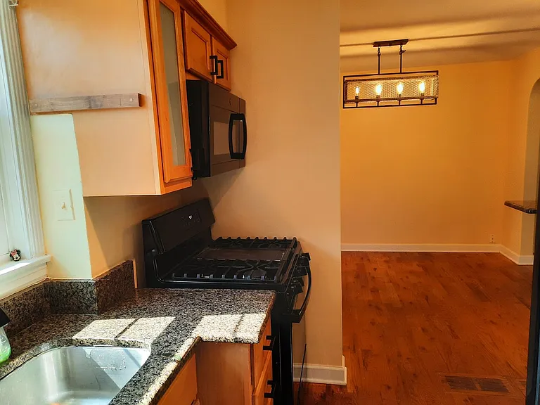 1720 Leland Ave — Photo 9