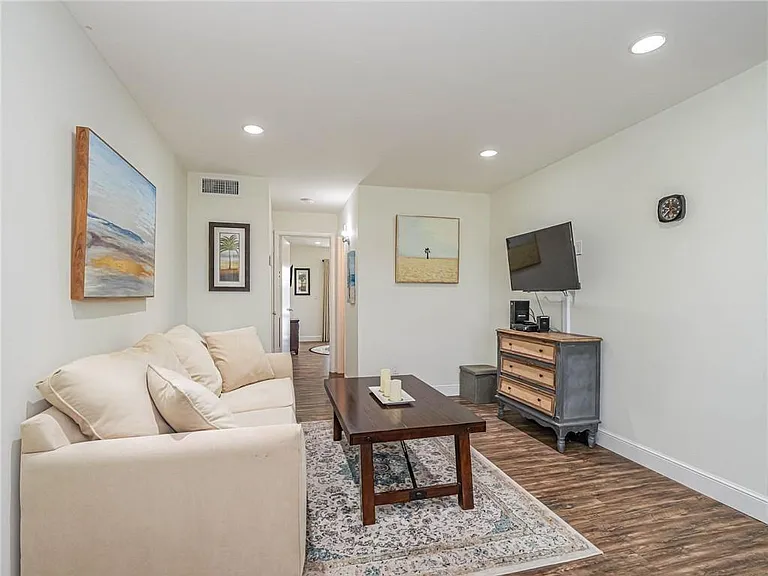 76 Royal Oak Dr #205 — Photo 12