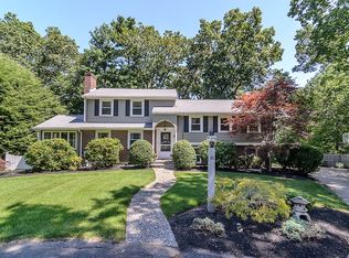 16 Fells Cir, Wellesley, MA 02482