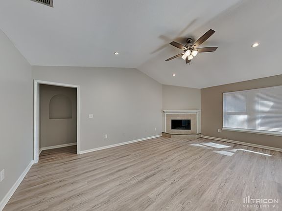 3rd image of 1209 Summerfield Ct