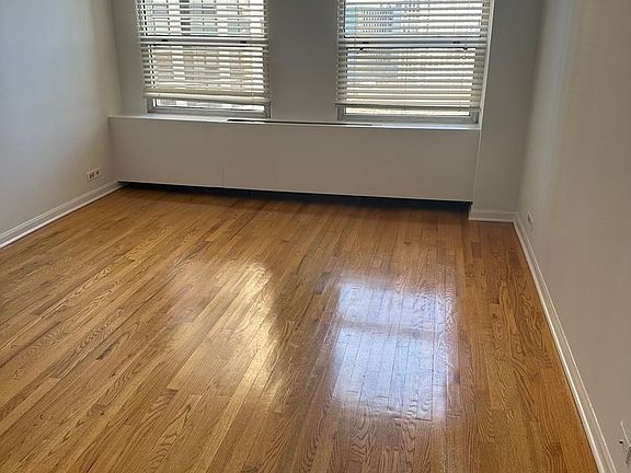 3rd image of 2626 N Lakeview Ave APT 1309