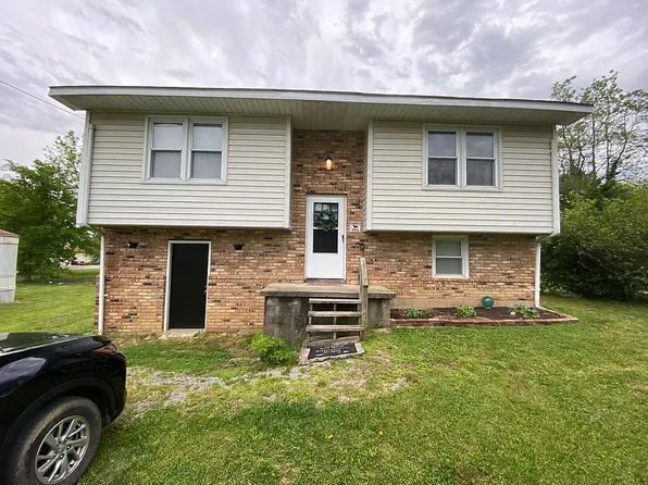 22 N Water St, Harrisburg, IL 62946