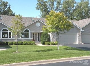 8304 Creekside Cir, Bloomington, MN 55437