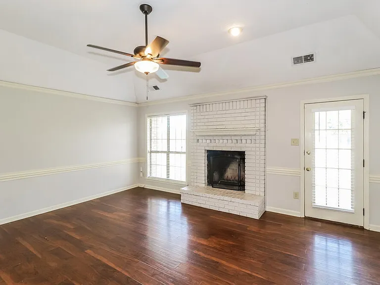 1104 Fox Trace Cv — Photo 5