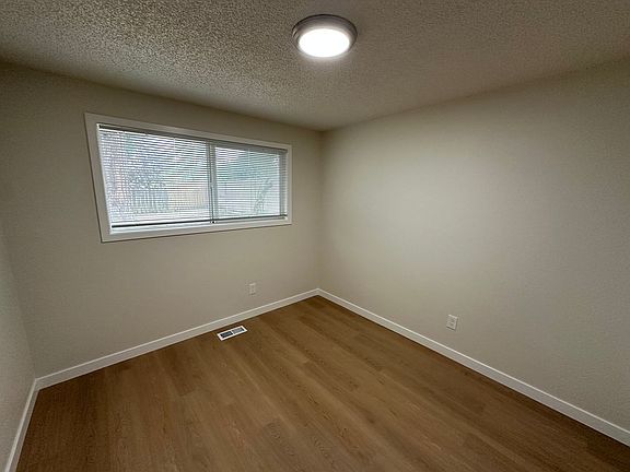 5th image of 205-209 NE Sherman St #205