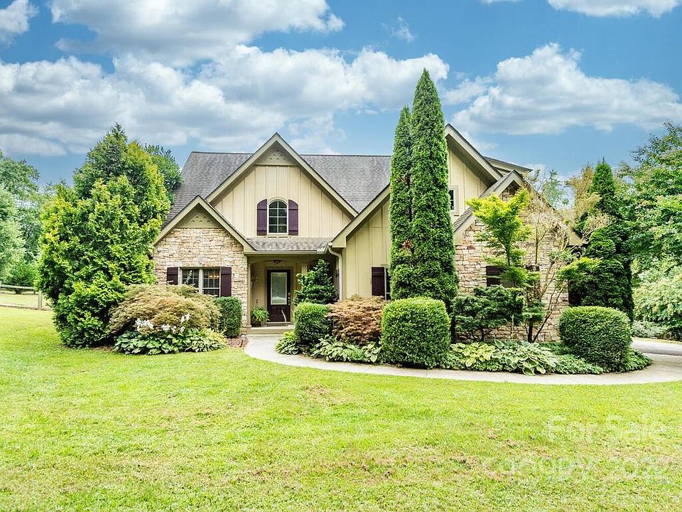 1st image of 23 Meadow Run Dr
