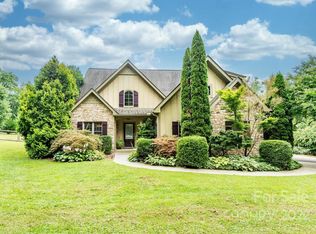 23 Meadow Run Dr, Mills River, NC 28759