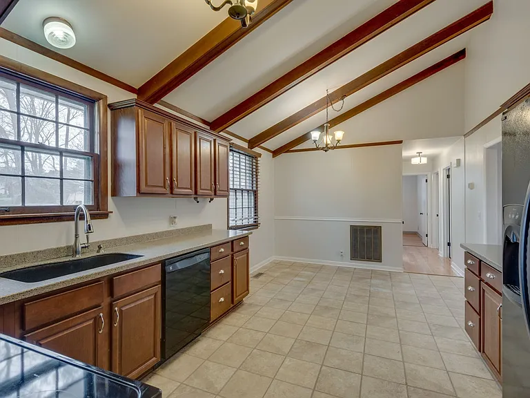 5413 Country Dr — Photo 12