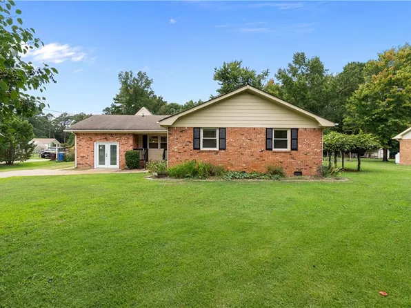 552 Saddlehorn Dr, Chesapeake, VA 23322