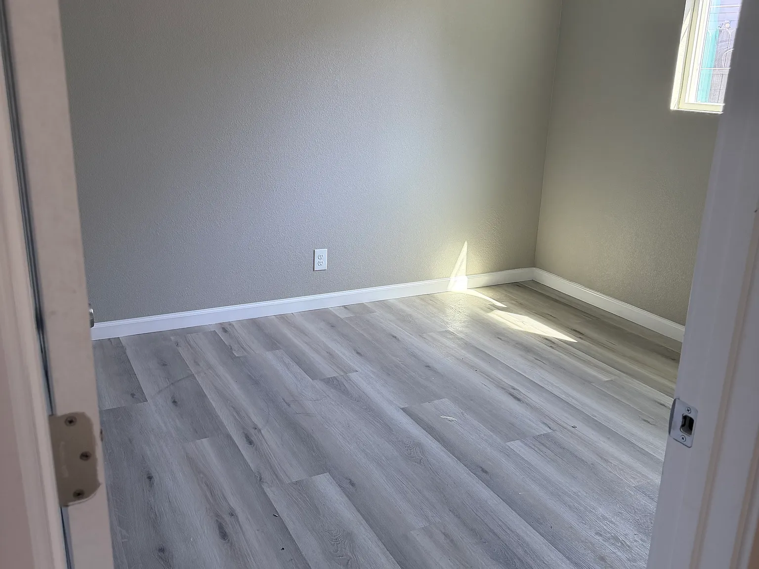 2 bed, 700 sqft, $1,900 — Photo 4