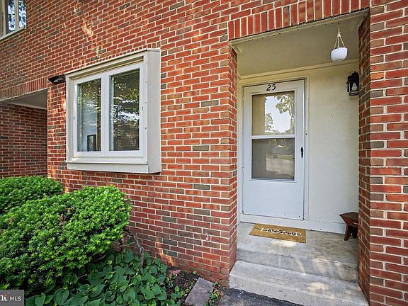 3rd image of 25 Beechtree Ln