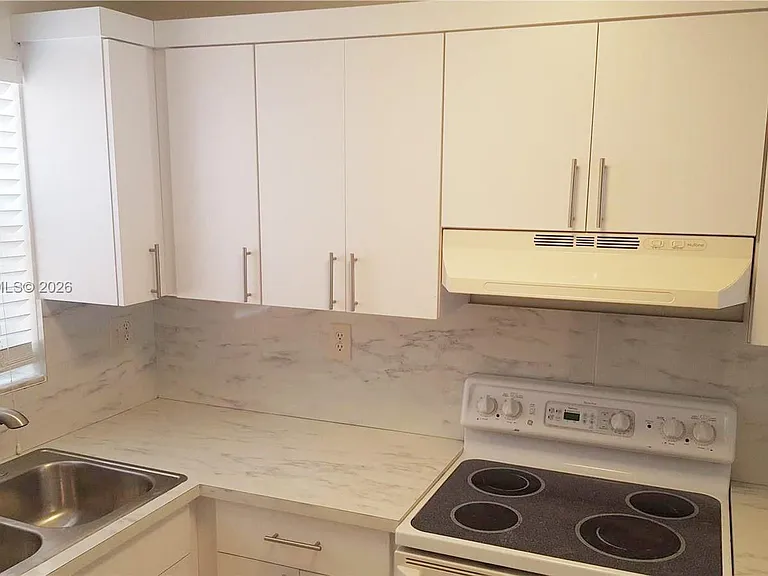 15006 SW 80th Ter #913 — Photo 4