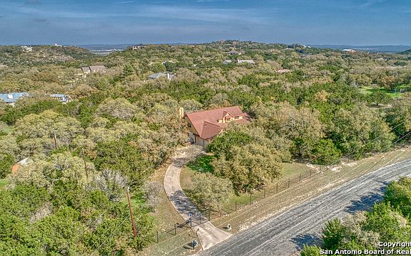 4th image of 2925 Hidden Elm