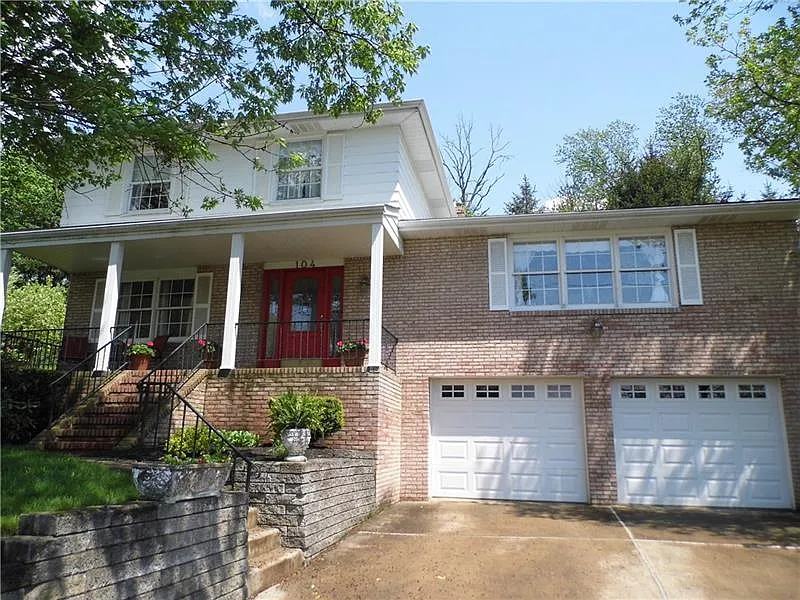 104 Nottingham Dr photo 1